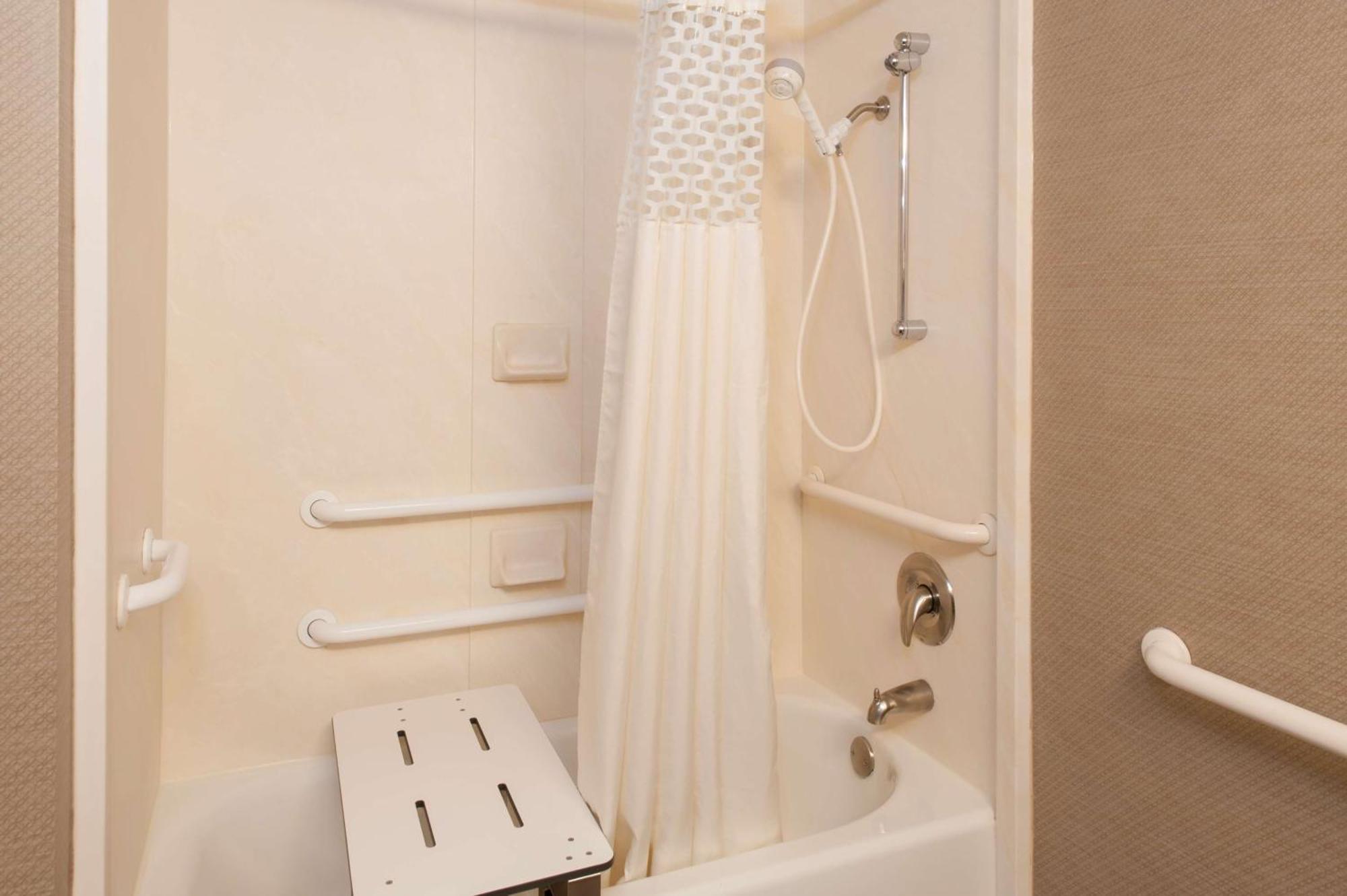 Hampton Inn Muskegon Muskegon Heights Экстерьер фото