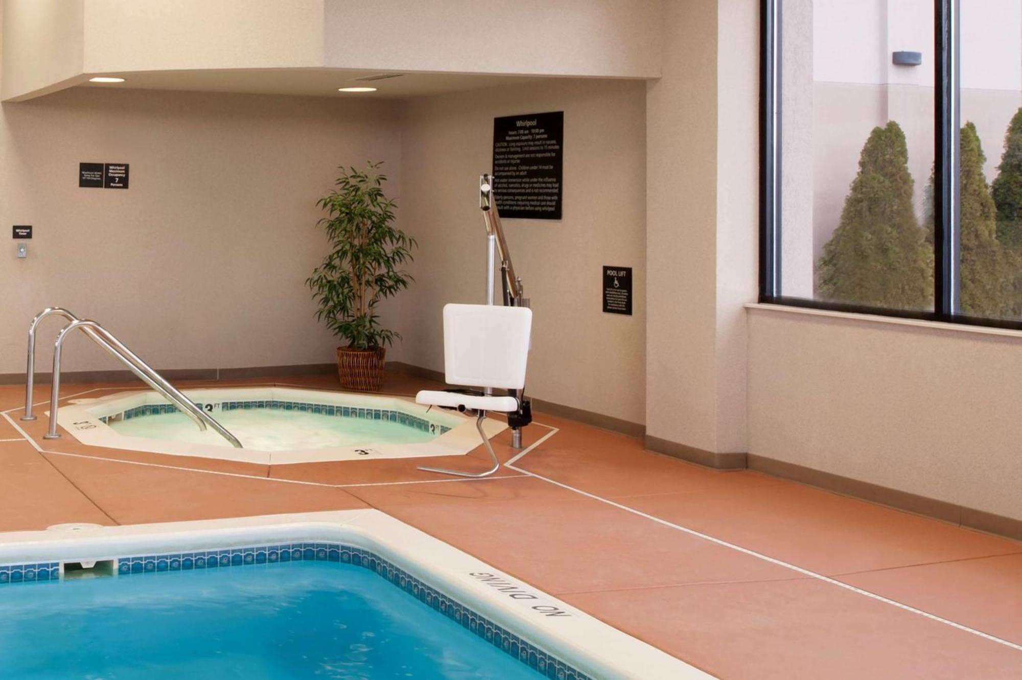 Hampton Inn Muskegon Muskegon Heights Экстерьер фото